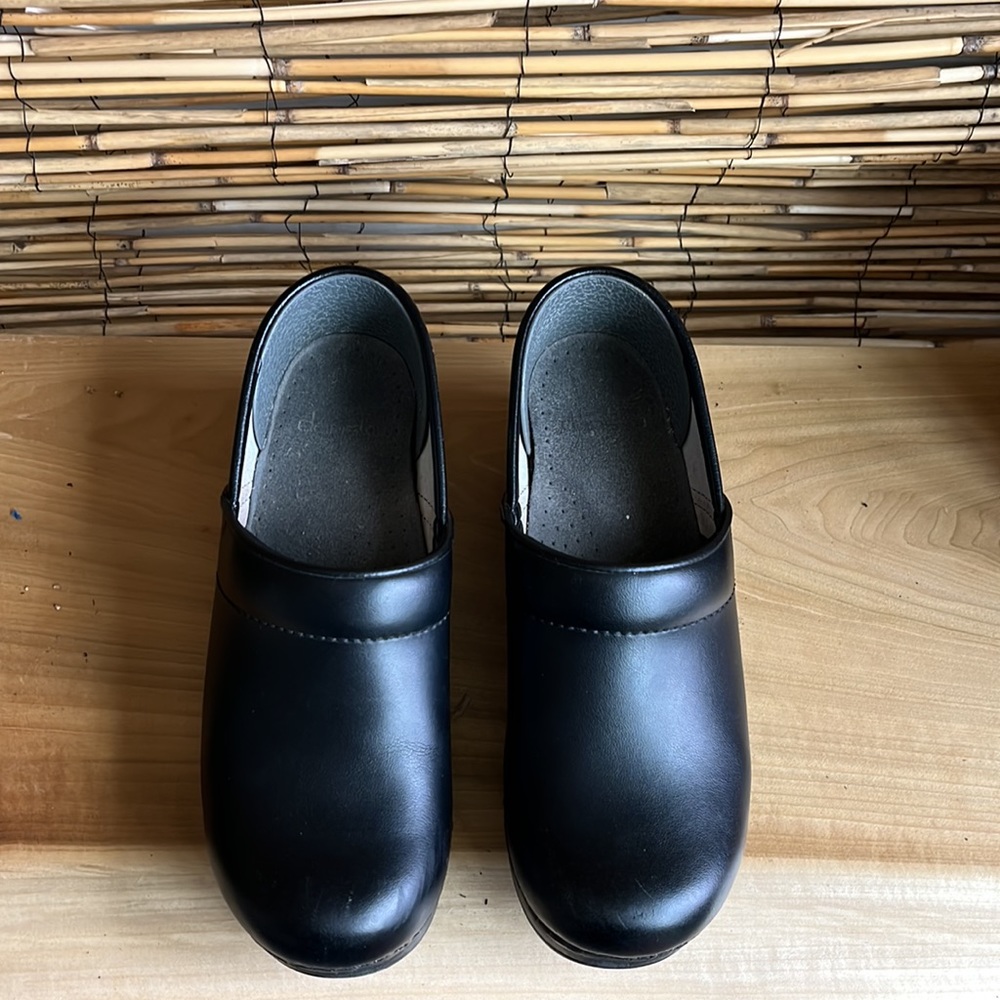 Super Clean And New Dansko Clogs - image 4